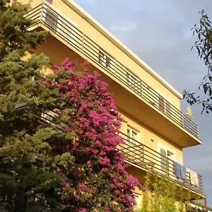 https://rooms-apartments-dora.hotelinzadar.com