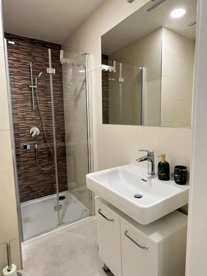 New Apartments Complex Prague Florenc 0*,  República Checa
